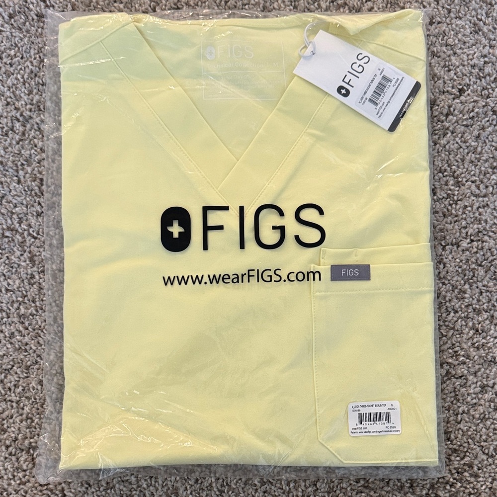 FIGS SCRUB SET BRAND NEW YELLOW SIZE M  Scrub Top and Pant